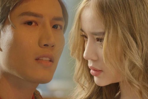 Hậu rời công ty Đông Nhi, Anh Tú nước mắt đầm đìa trong MV kết hợp 'gà cũ' Châu Đăng Khoa