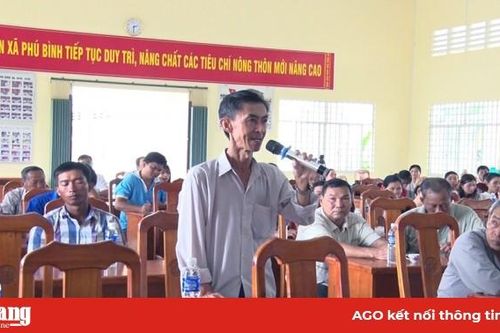Cử tri huyện Phú Tân kiến nghị cần quan tâm công tác xây dựng Đảng và phòng, chống dịch COVID-19