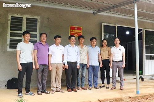Phù Yên: Bàn giao nhà 'Mái ấm hội nông dân'
