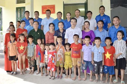 Khánh thành bàn giao công trình 'Lớp học cho em'