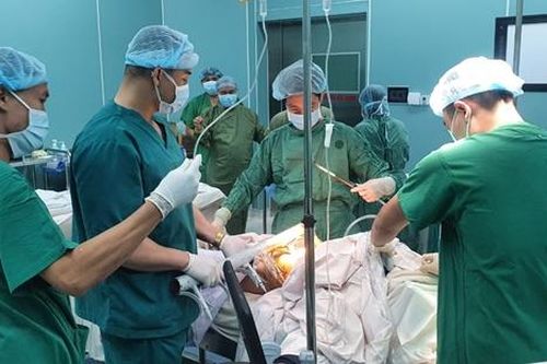 Kích hoạt 'báo động đỏ' cứu sống hai ca tai nạn nguy kịch