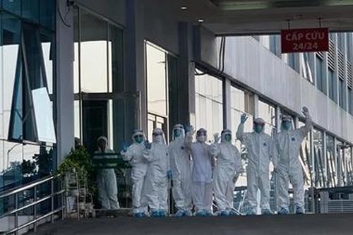 Hành trình 'giải cứu' 120 bệnh nhân nhiễm COVID-19 về nước an toàn