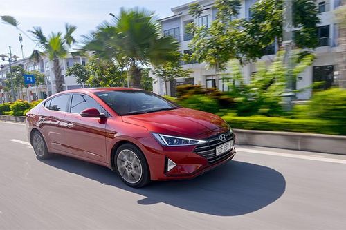 Hyundai Elantra Facelift 'lột xác'