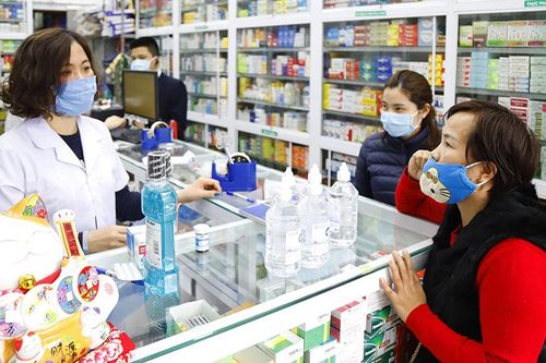 Hà Nội yêu cầu thu thập thông tin, sàng lọc người mắc bệnh hô hấp tại các hiệu thuốc