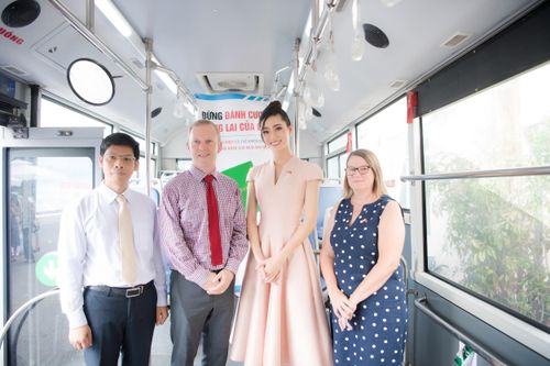 Hoa hậu Lương Thùy Linh tuyên truyền phòng chống mua bán người