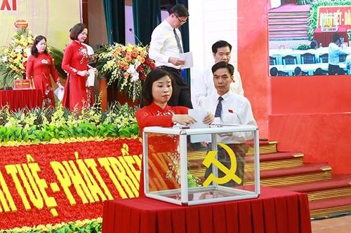 Đồng chí Phạm Thị Thanh Mai tái đắc cử Bí thư Thị ủy Sơn Tây nhiệm kỳ 2020-2025
