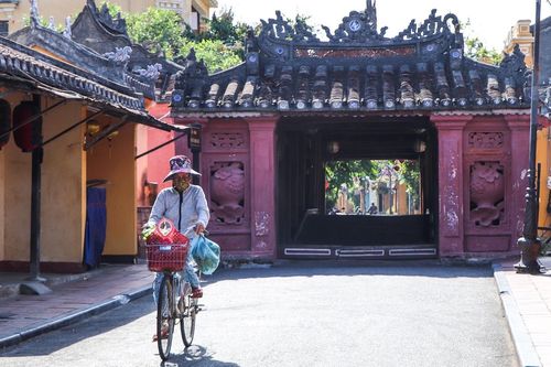 Hội An vắng lặng trước giờ cách ly xã hội