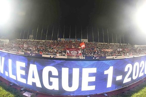 CĐV chia đôi ngả khi V-League tạm hoãn