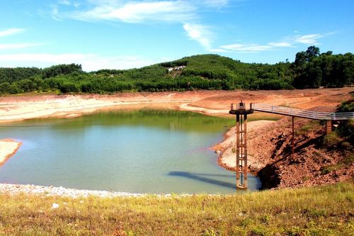 Nắng hạn gây thiệt hại nặng ở Hương Khê