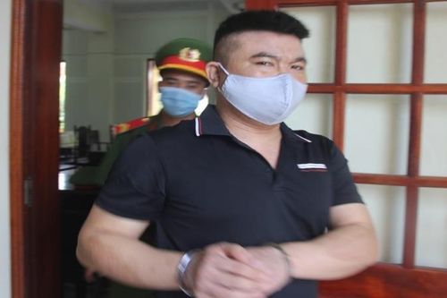 Kẻ dùng xăng đốt nhà nhân tình được giảm án