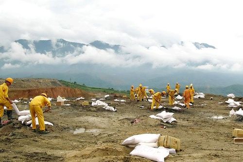 Thực hiện tốt nhiệm vụ kép