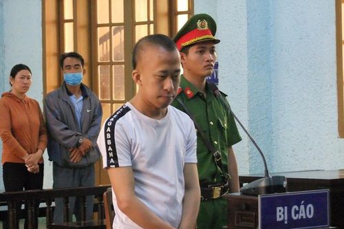 'Yêu' học sinh dưới 13 tuổi, thanh niên lãnh án 10 năm tù