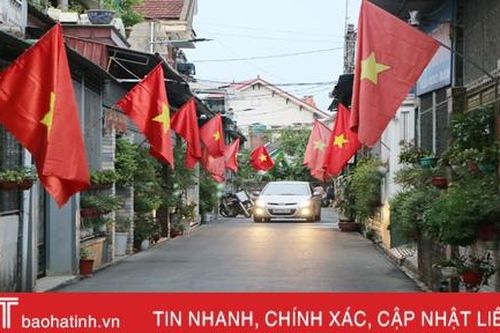 Thành Sen rực rỡ cờ hoa trước thềm Đại hội Đảng bộ thành phố Hà Tĩnh