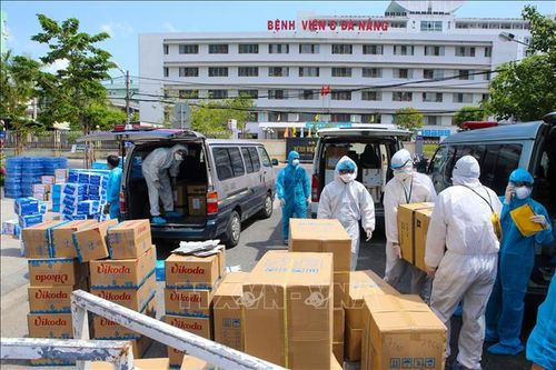 Tiếp sức đội ngũ y tế và bệnh nhân tại Đà Nẵng