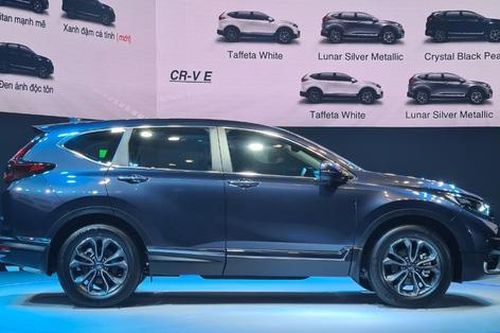 Xe CR-V phiên bản mới của Honda có giá cao hơn phiên bản cũ 20 triệu đồng