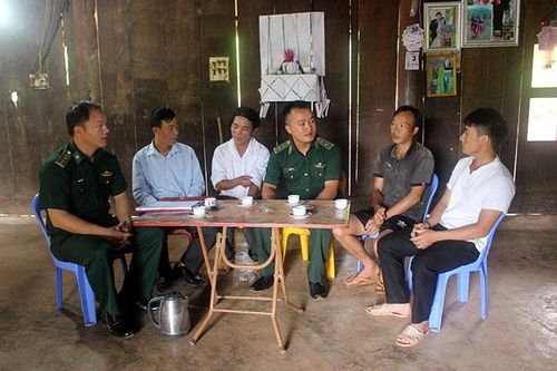 Chia sẻ khó khăn cùng nhân dân - không chỉ là nhiệm vụ