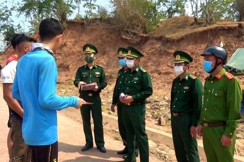 Từ ngày 31/7/2020, kiểm tra y tế bắt buộc đối với công dân đi vào địa bàn Quảng Trị