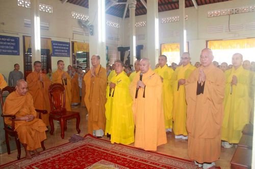 BTSPhật giáo tỉnh Đồng Tháp cúng dường các trường hạ