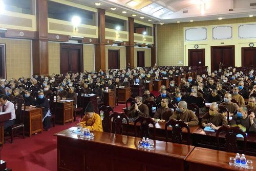 Hà Nội : Hơn 400 Tăng Ni sinh dự tập huấn biến đổi khí hậu