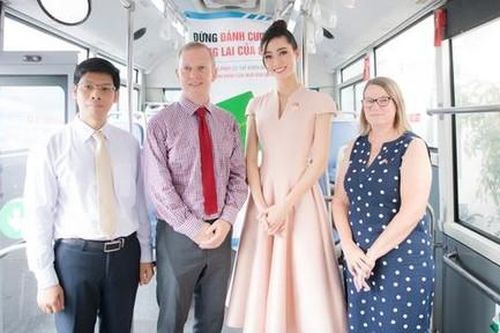 Hoa hậu Lương Thùy Linh tuyên truyền phòng chống mua bán người