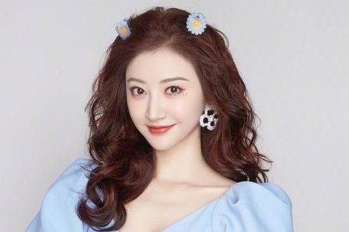 Cảnh Điềm vô tư thừa nhận phẫu thuật thẩm mỹ hỏng, netizen Trung cũng đáng yêu hết sức