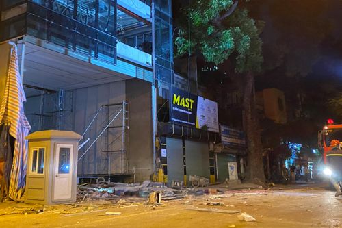 Vụ sập thang lắp kính: Nạn nhân thứ 4 tử vong
