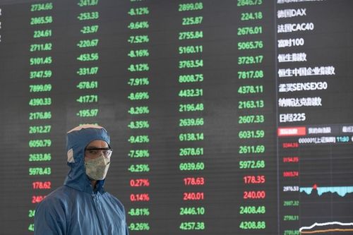 Kinh tế Mỹ lao dốc lịch sử, chứng khoán vẫn bám trụ