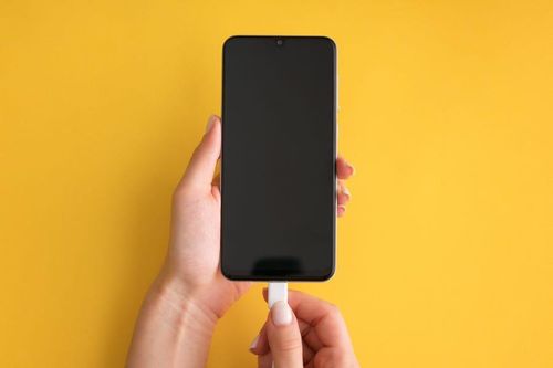 Bật cài đặt này sẽ sạc iPhone nhanh hơn