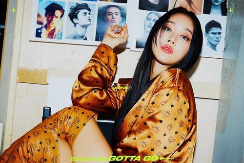 Soyu được khen ngày càng gợi cảm