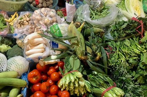 Rau, củ tăng giá mạnh