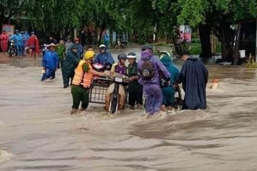 Mưa lớn khiến hàng trăm ngôi nhà ở Đắk Lắk bị ngập
