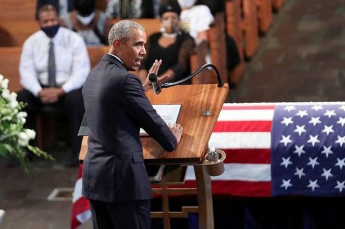 Ông Obama ám chỉ gay gắt TT Trump ngăn người dân bầu cử