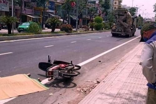 Tin tức tai nạn giao thông mới nhất hôm nay 31/7: Xe tải đâm xe khách, nhiều người hoảng loạn
