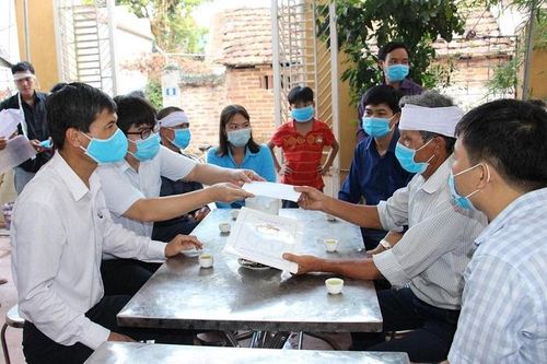 Thăm hỏi, hỗ trợ 4 nạn nhân vụ tai nạn lao động nghiêm trọng