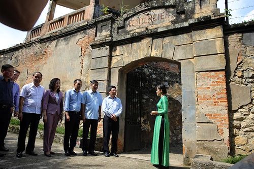 Phó Thủ tướng thăm Di tích lịch sử Nhà tù Sơn La