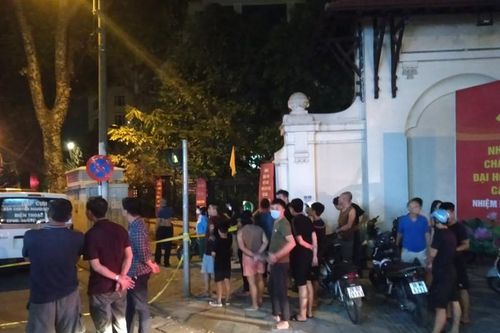 Ảnh hiện trường tang thương vụ sập thang lắp kính ở Hà Nội, 3 người chết