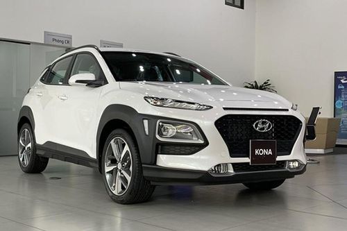 Hyundai Kona giảm gần 20 triệu tại Việt Nam, 'đấu' Kia Seltos