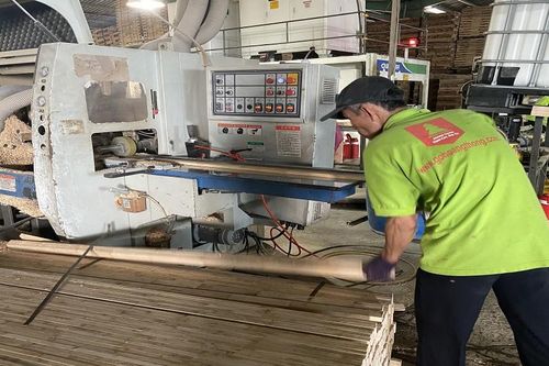 Bất ngờ bị áp mã HS mới, doanh nghiêp gỗ ghép thanh xuất khẩu điêu đứng vì hàng 'đắp chiếu' ngoài cảng