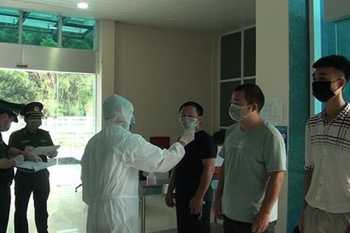 Tiếp tục bắt giữ 4 người Trung Quốc vượt biên trái phép vào Việt Nam