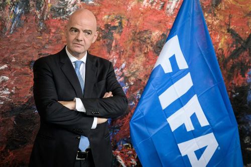 Chủ tịch FIFA bị Thụy Sĩ điều tra nghi án tham nhũng
