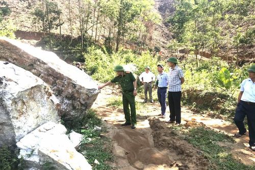 Phản ánh tình trạng khai thác trái phép quặng đá ở xã Châu Hồng của Báo Nghệ An là chính xác!