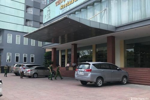 Nghệ An: Bé trai 5 tuổi rơi từ tầng 9 khách sạn tử vong