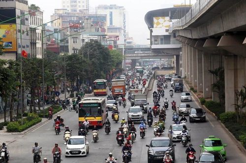 Hà Nội: Kiến nghị các giải pháp để thu hút người dân đi xe buýt
