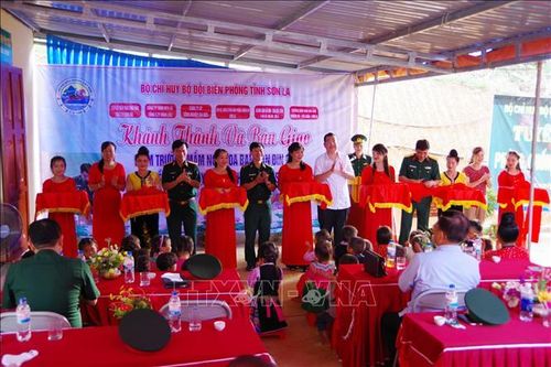 Bộ đội Biên phòng chung tay xây dựng điểm trường vùng biên