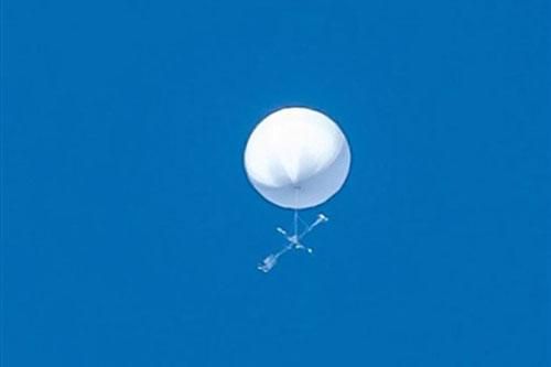 Cận cảnh khoảnh khắc UFO xuất hiện trên bầu trời Nhật Bản