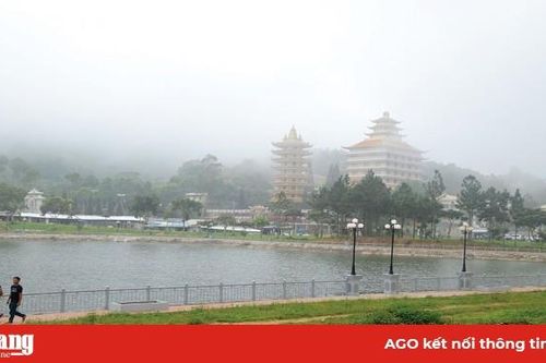 Mùa mây núi Cấm!