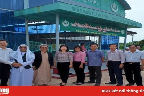 Chúc Tết Roya Haji tại Thánh đường Hồi giáo xã Khánh Hòa