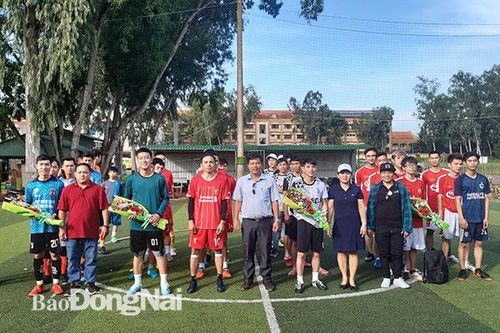 Giải bóng đá trong công nhân lao động