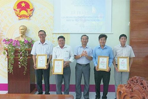 Cấp giấy chứng nhận 4 sản phẩm công nghiệp nông thôn tiêu biểu