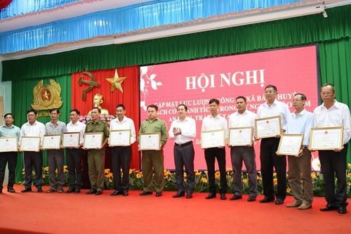 Họp mặt Công an xã bán chuyên trách tiêu biểu